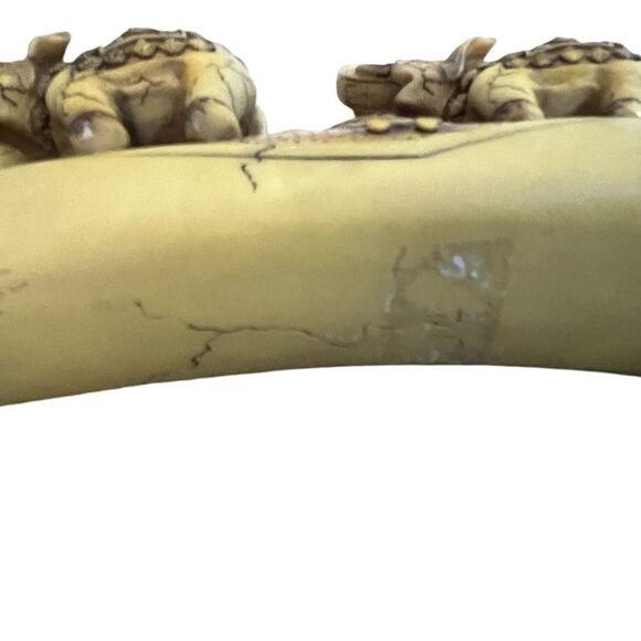 Ebros Faux Wood African Elephant Herd Great Migration Tusk Bridge Figurine -4 - Picture 5 of 6